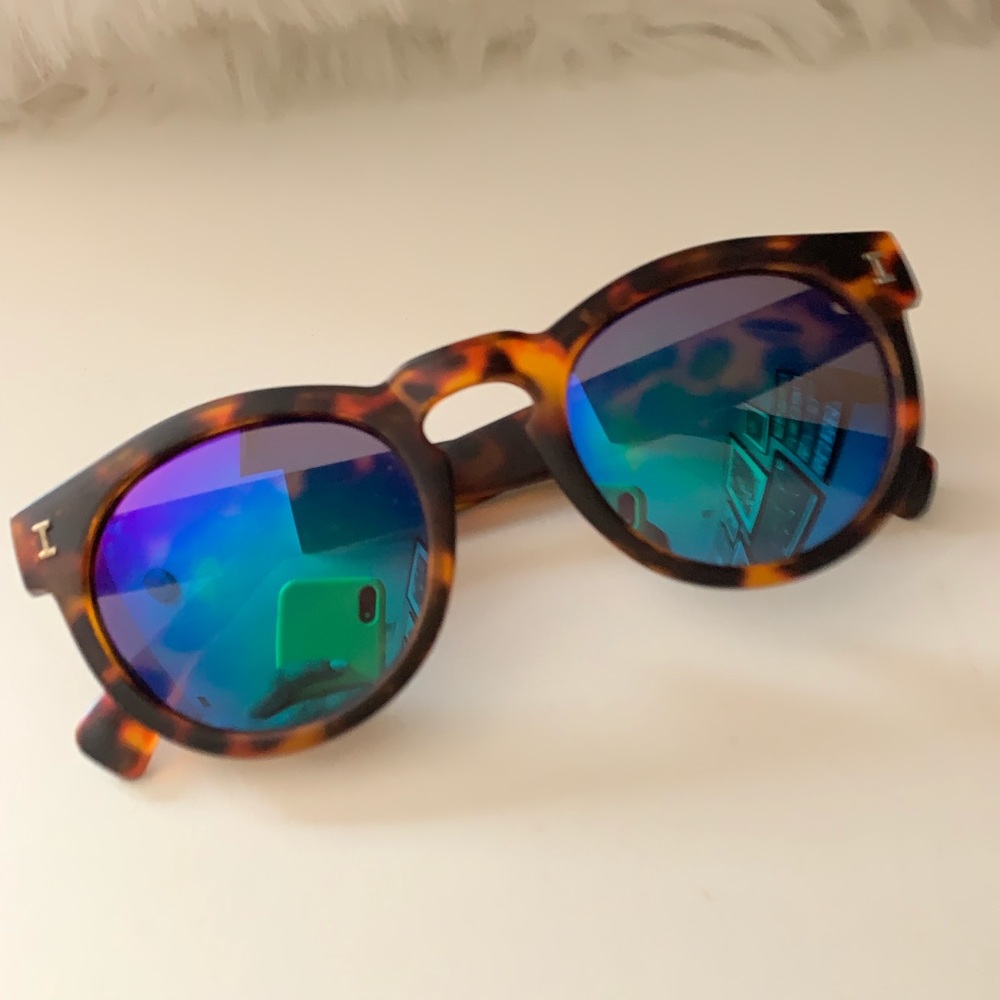 Women’s Tortoise Shell Blue Mirrored Sunglasses